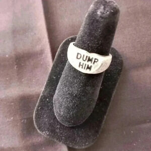 Ring DUMP HIM